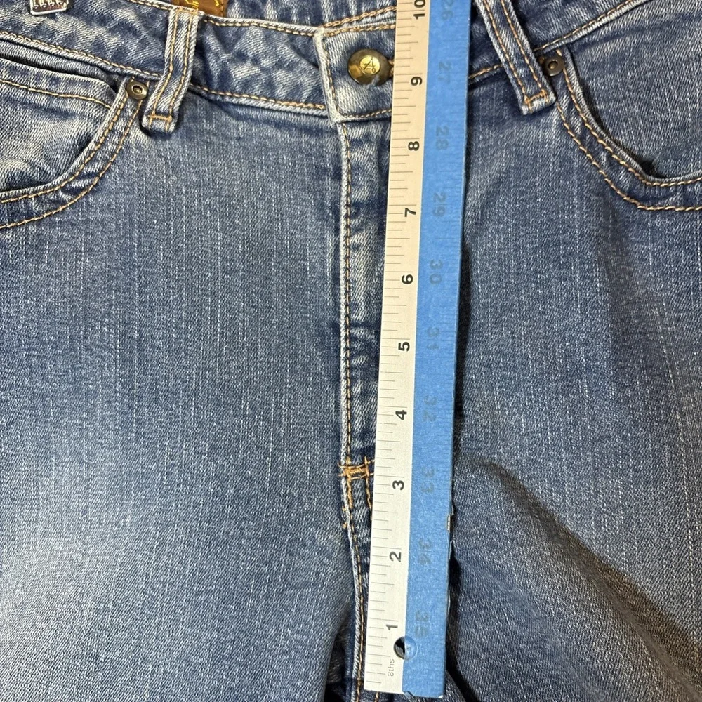 Aura from the women at Wrangler 10P Short Stretch